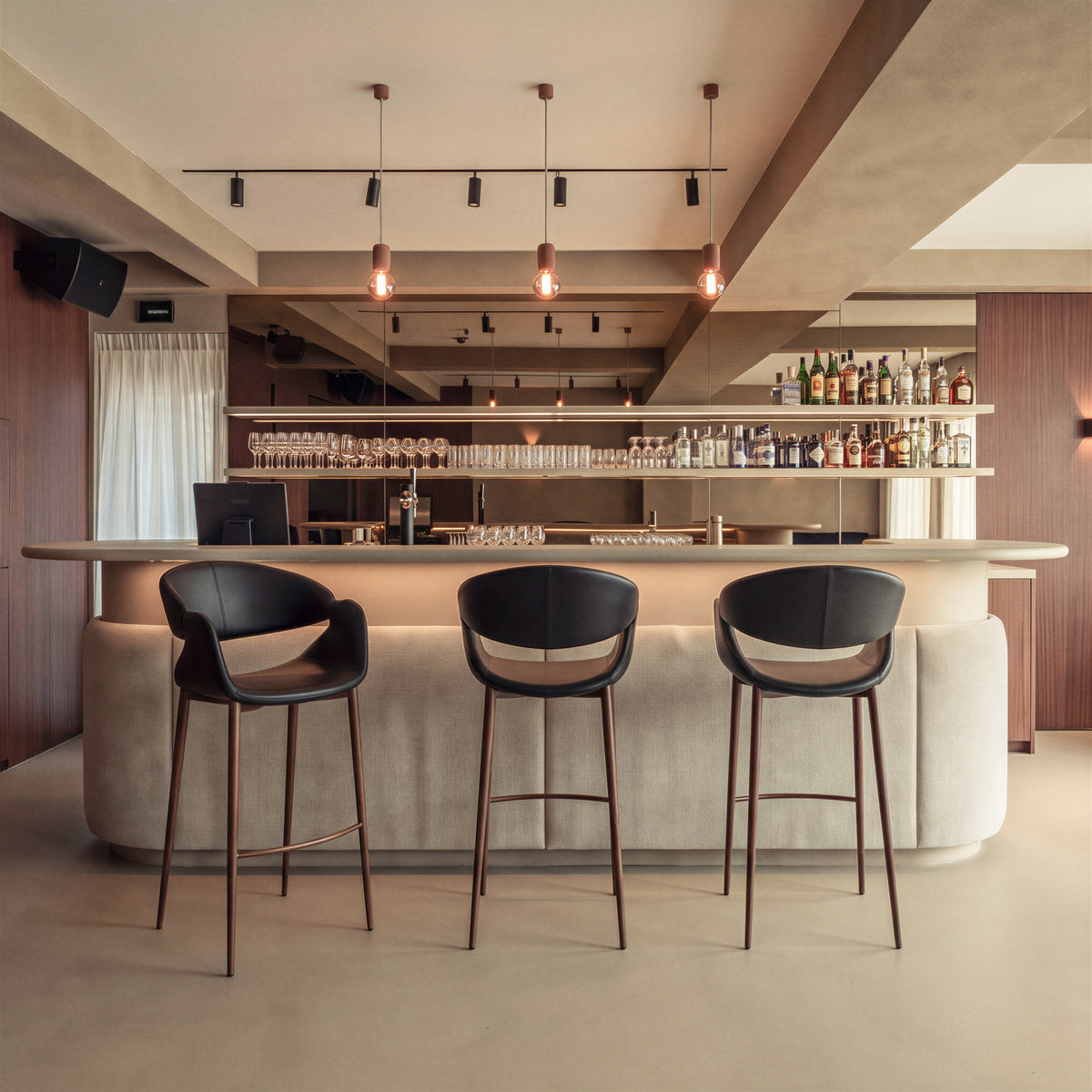 Limay Barstool Black & Walnut